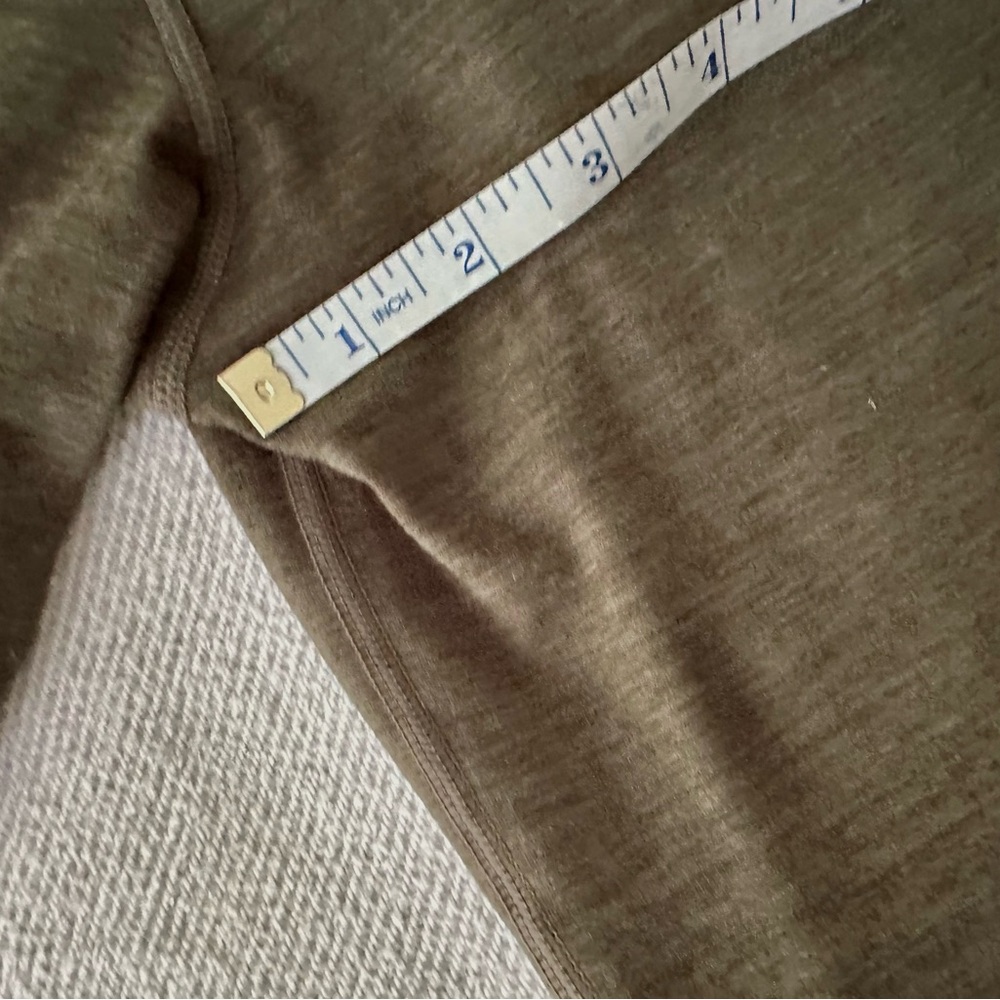 Vuori - like NEW half-zip pullover - XL